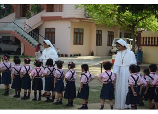 Sports Meet (KG To STD IV)