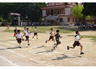 Sports Meet (KG To STD IV)
