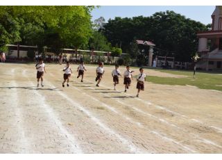 Sports Meet (KG To STD IV)