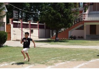Sports Meet (KG To STD IV)